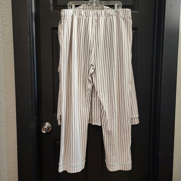 BedHead Pajamas Long-Sleeve Grey Striped Classic PJ Set in Mid Grey Stripe - Picture 15 of 16